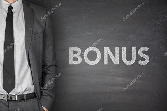 Famiglia che valuta i nuovi bonus fiscali 2024